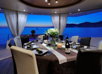 MAIN DECK DINING