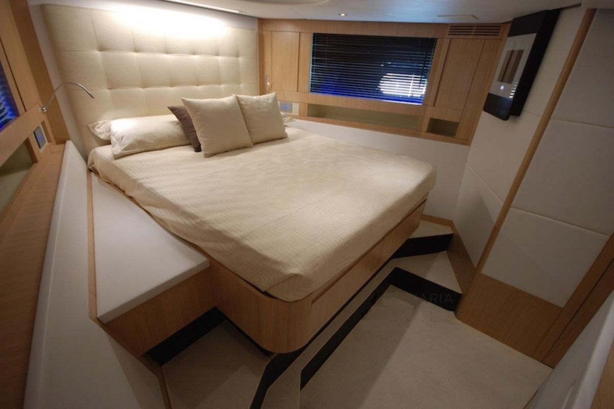 DOUBLE CABIN