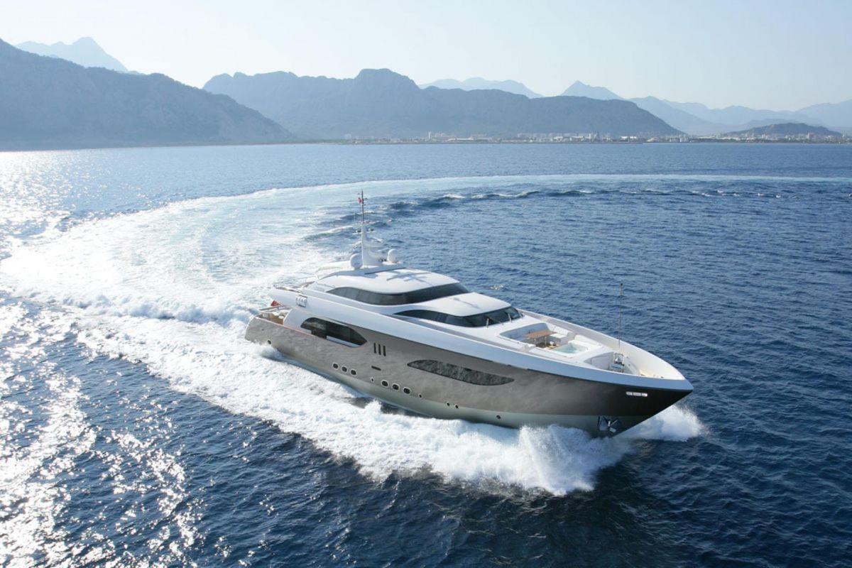 TAMSEN 40M YACHT CRUISING