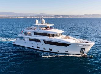 33M CANTIERE DELL MARCHE YACHT