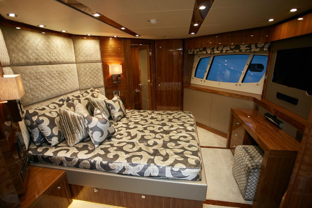 DOUBLE CABIN