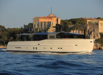 ARCADIA 85 YACHT FOR CHARTER