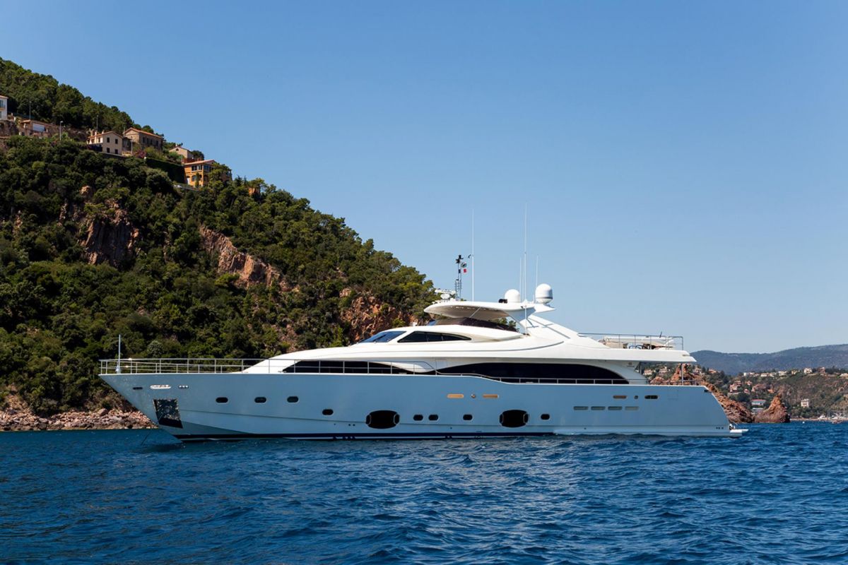 FERRETTI 112 YACHT CHARTER