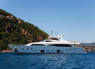 FERRETTI 112 YACHT CHARTER