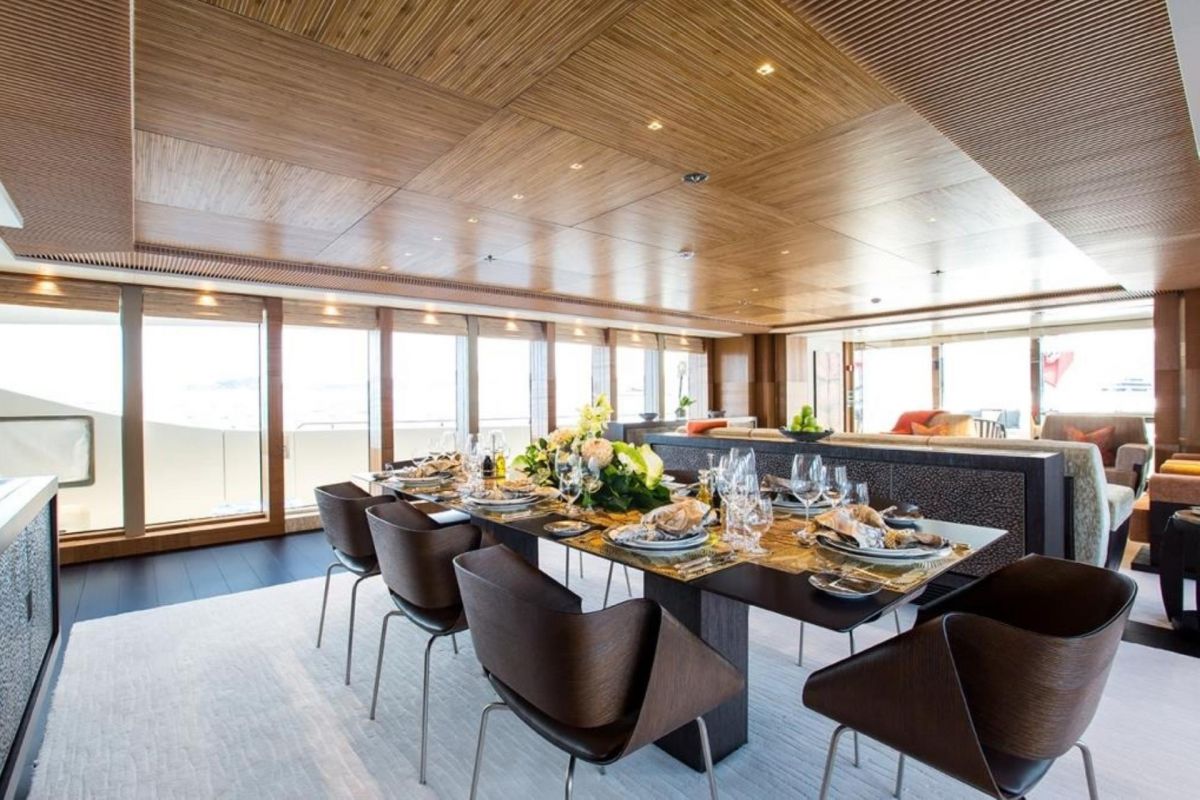 MAIN DECK DINING