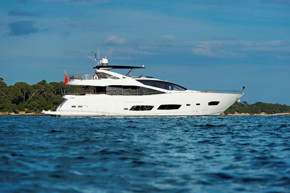 SUNSEEKER 28 YACHT CHARTER