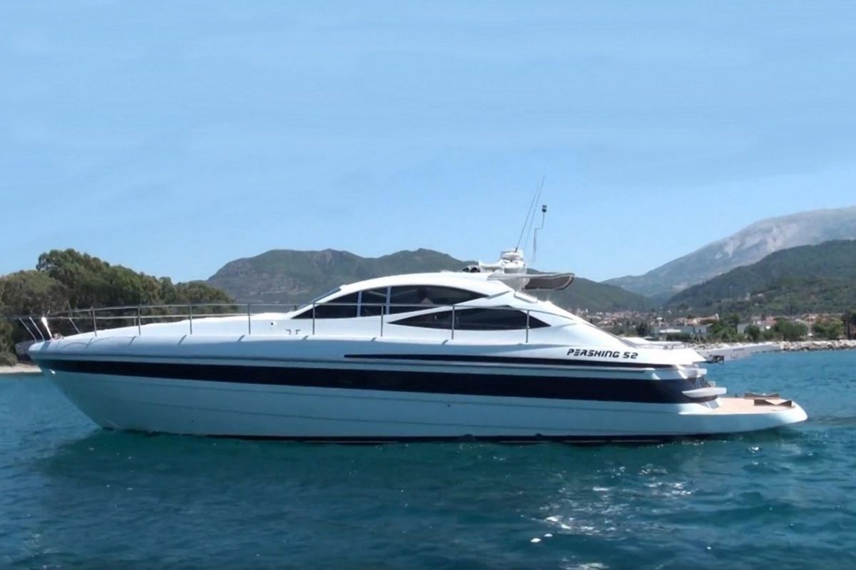 PERSHING 52 FOR CHARTER