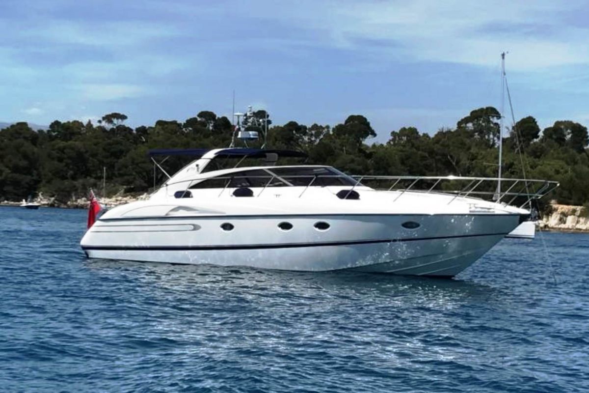 PRINCESS V50 YACHT CHARTER